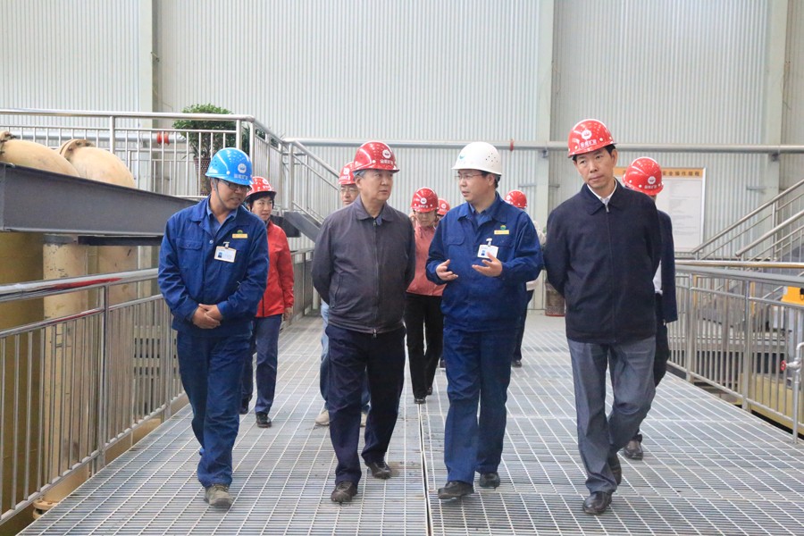 20-2016年5月，國家水利部原副部長朱登銓一行蒞臨金徽股份調(diào)研項目建設工作。.jpg