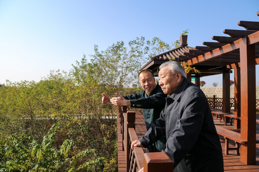 21-2019年10月，國家水利部原副部長王守強參觀金徽股份時盛贊：金徽股份是綠色礦山、文明礦山、美麗礦山。.jpg