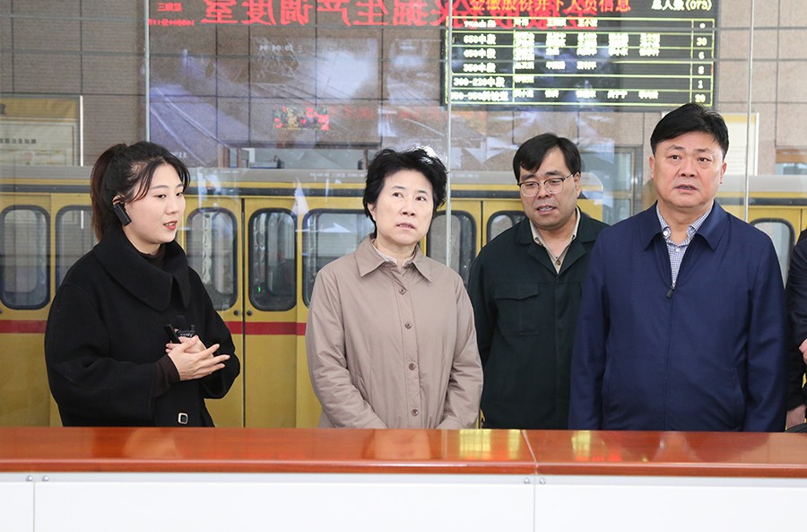 36-2023年3月，省生態(tài)環(huán)境廳黨組書記蘇君蒞臨金徽股份調(diào)研綠色礦山及“兩山”實踐創(chuàng)新基地建設情況。.jpg