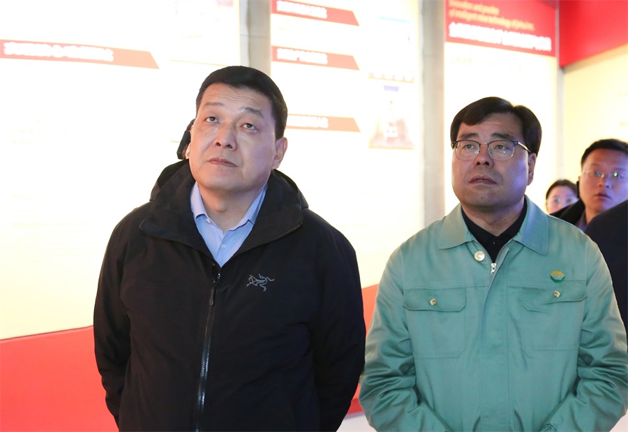 38-2023年12月，民建甘肅省委員會主任委員，全國政協(xié)委員，甘肅省政協(xié)常委，省生態(tài)環(huán)境廳廳長，省核安全局局長葛建團蒞臨金徽股份調(diào)研。.jpg