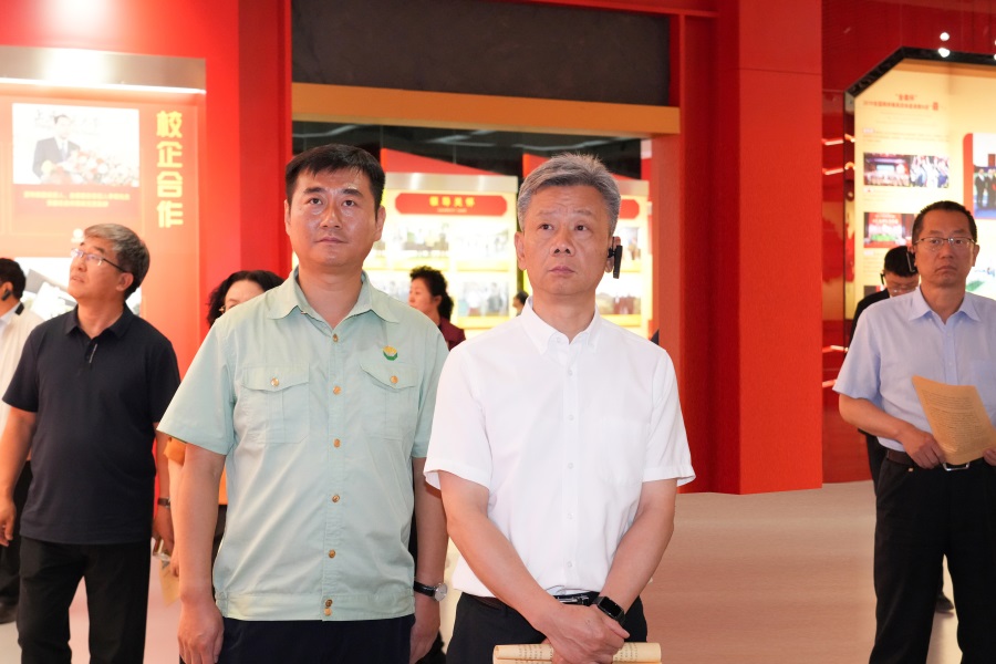 2024.06.23全國政協(xié)委員、省政協(xié)副主席、民盟甘肅省委會主委劉仲奎蒞臨金徽股份調(diào)研.jpg