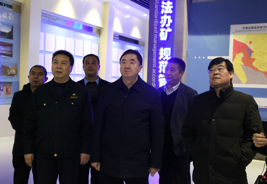 48-2020年12月，省林草局副局長田葆華蒞臨公司調(diào)研林業(yè)資源管理及護林防火工作。.jpg