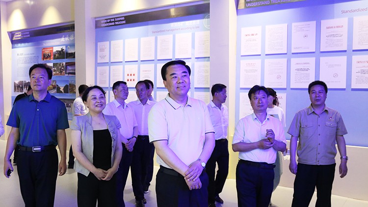 省委常委、省委統(tǒng)戰(zhàn)部部長馬廷禮蒞臨金徽股份調研